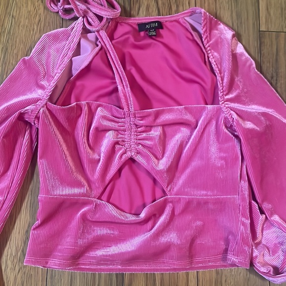 Adria Top REVOLVE - Picture 8 of 8